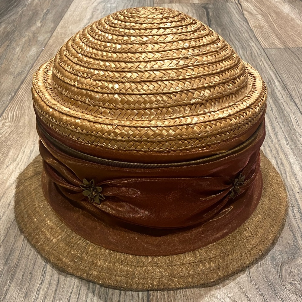 Beige woven straw hat